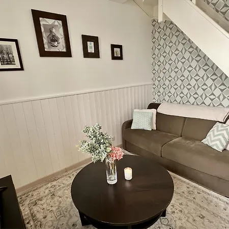 Apartamento Small House In Belleville Paris