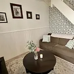 Apartamento Small House In Belleville París