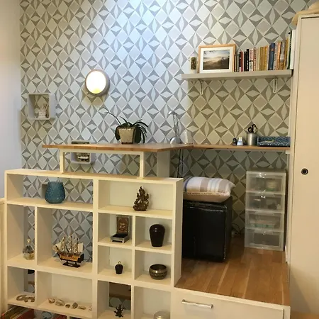 Apartment Small House In Belleville Paris