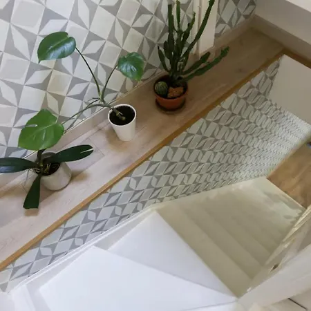 Small House In Belleville * Paris